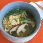 【唐辛子レシピ】きのこ入り柚子胡椒風味の卵スープ